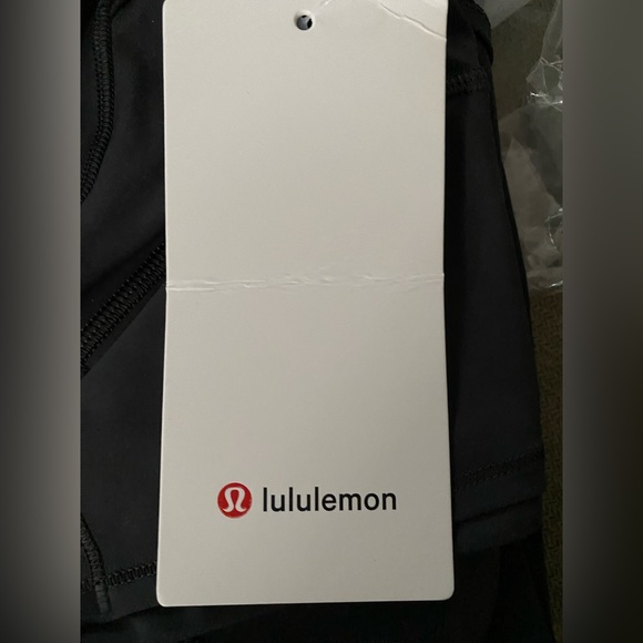 Lululemon - Picture 3 of 4
